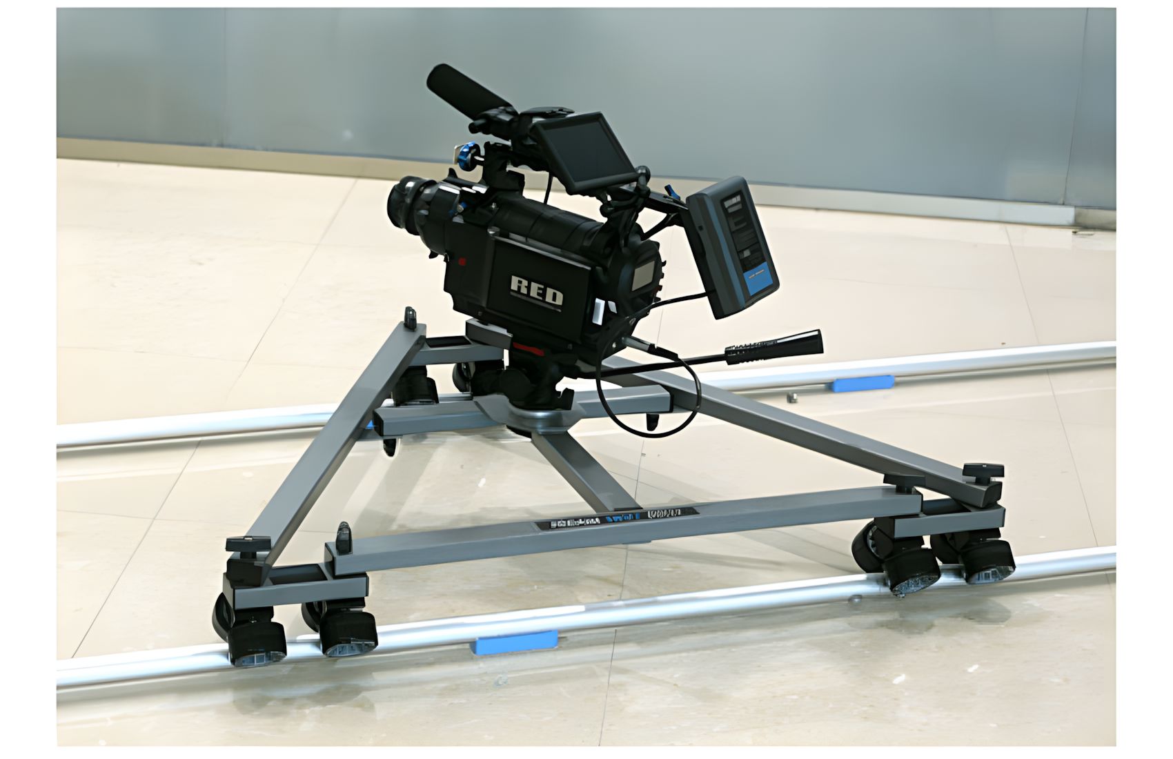 Swift-Dolly-Straight