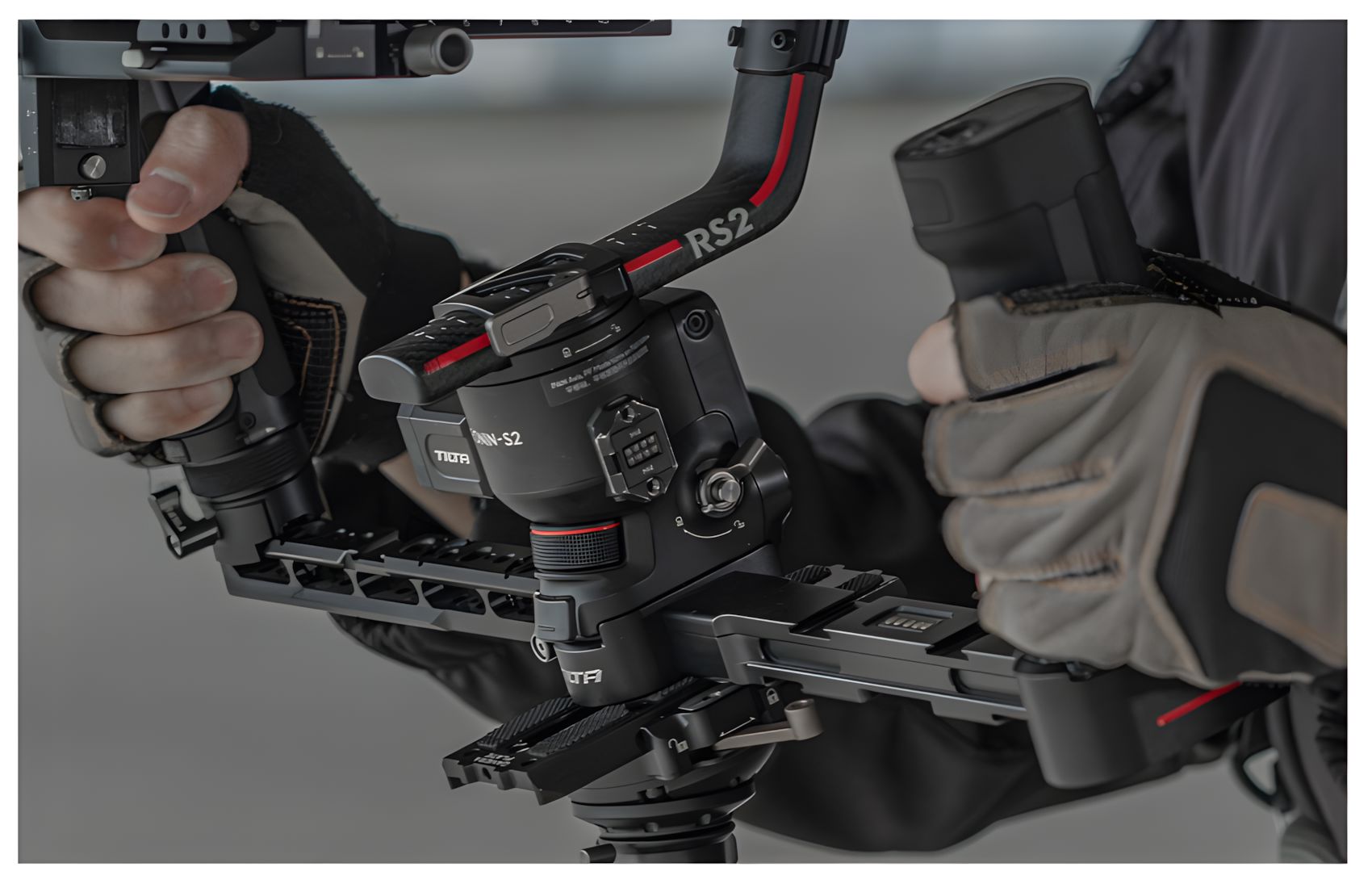 Float-Dual-Handle-Gimbal-S