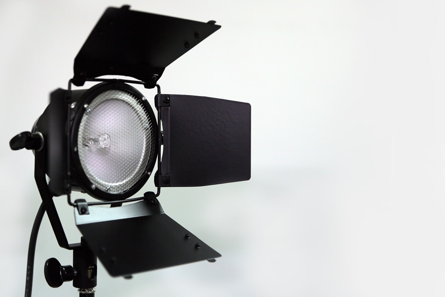 Νέα φωτιστικά 300/600Watt από την MZ-LIGHTING