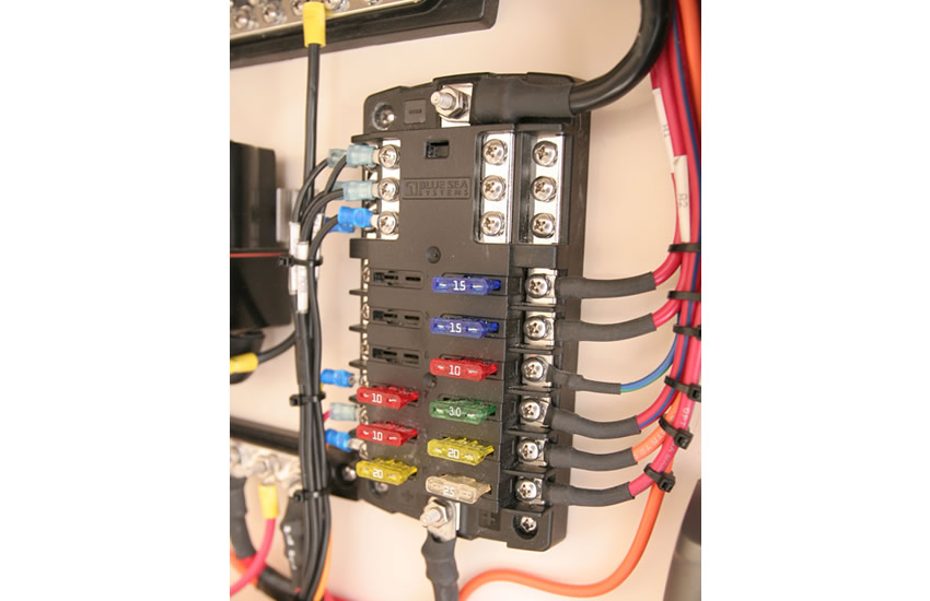 ST Blade Fuse Block 12