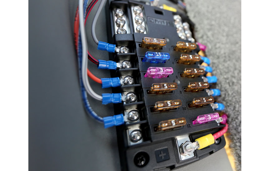 ST Blade Fuse Block 12